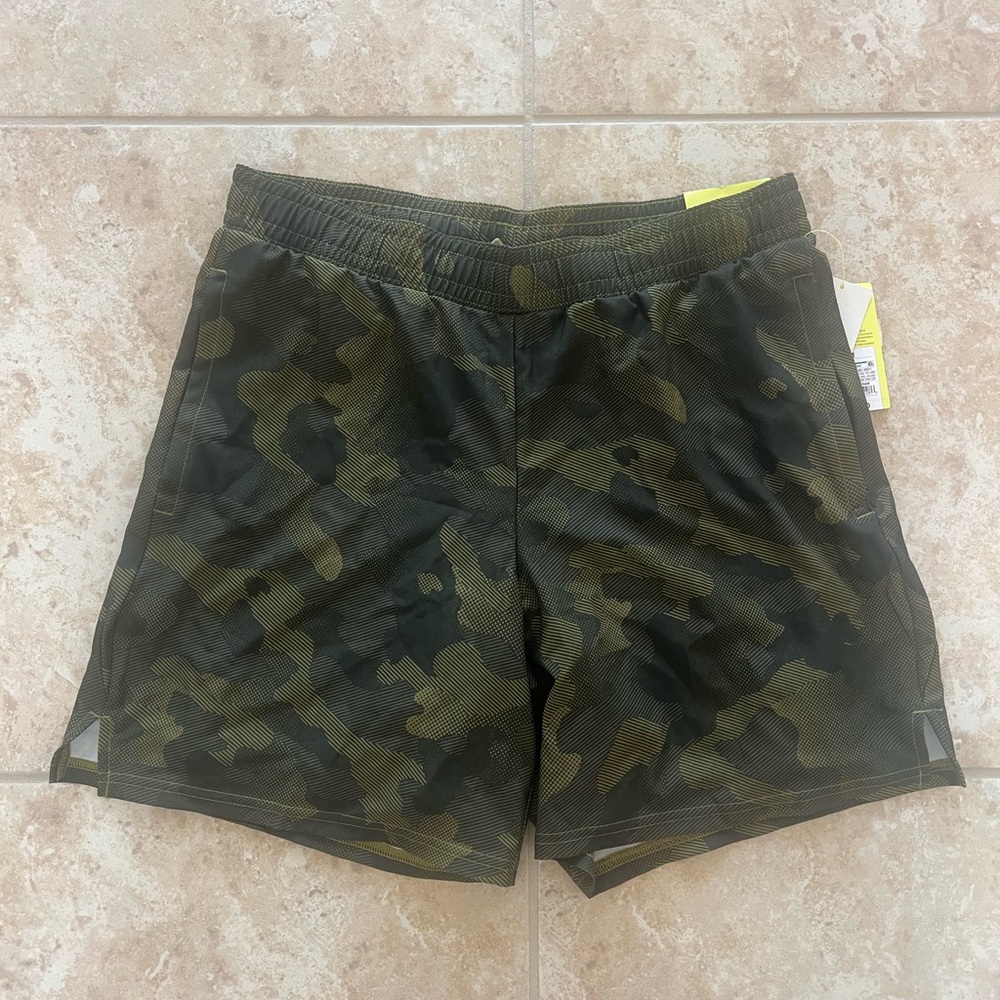 All In Motion Men’s Camo Athletic Shorts – Size M – Green – UV Protection
